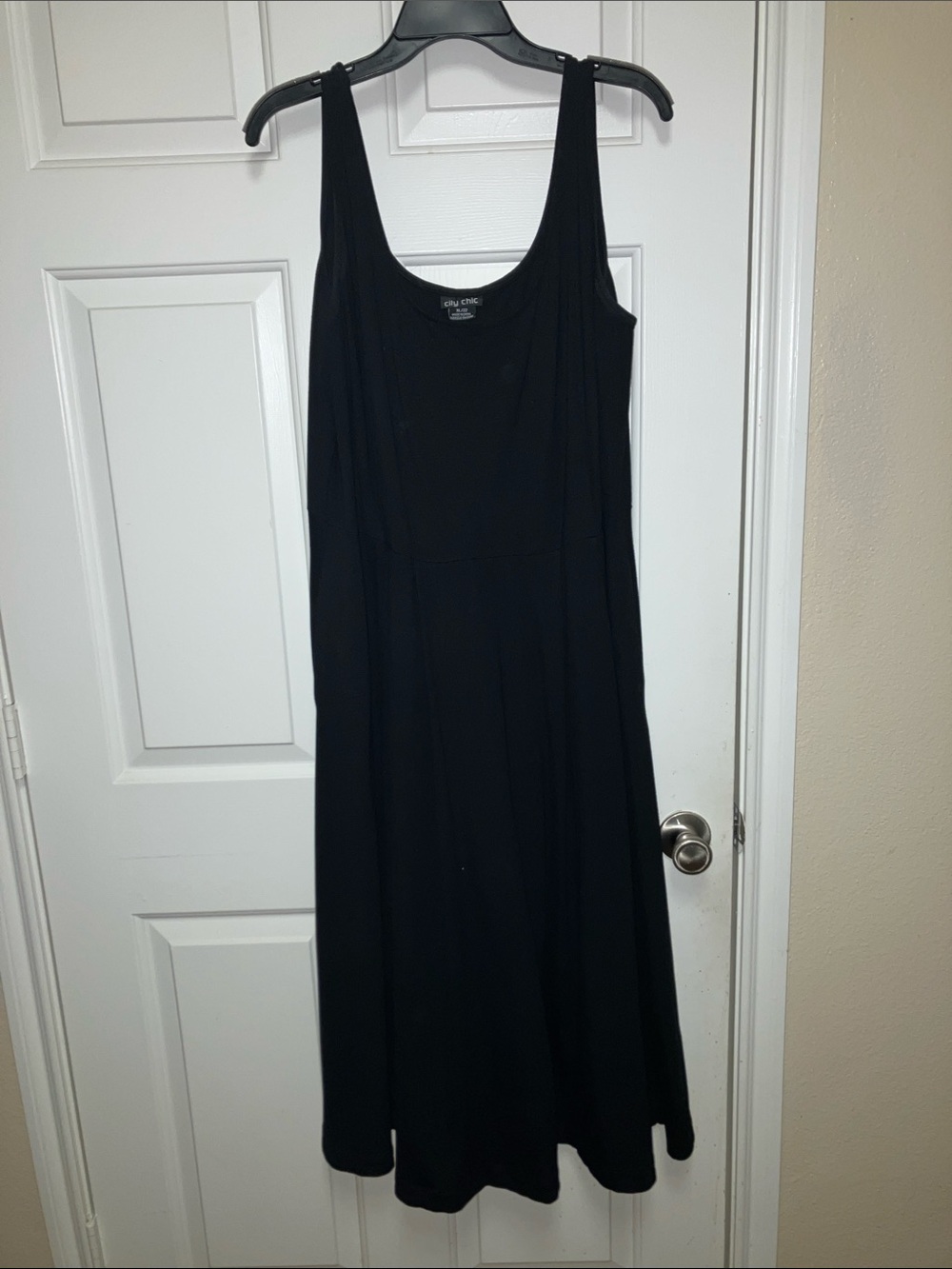 City Chic Black Sleeveless Scoop-Neck A-line Midi Dress Size 22